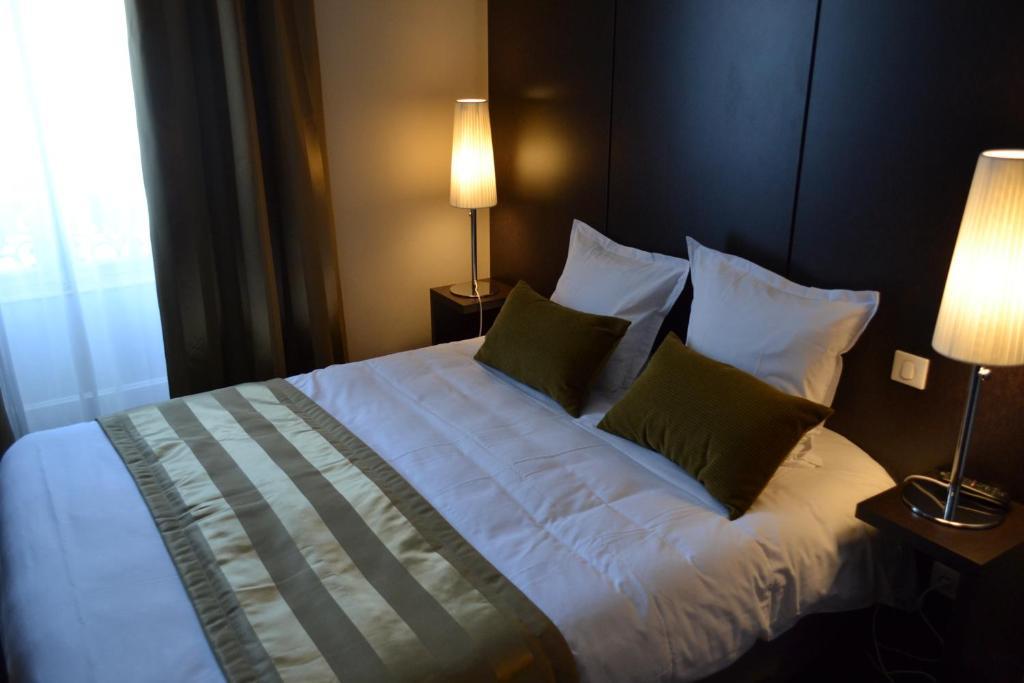 Le Saint-Jacques Hotel Cloyes-sur-le-Loir Bilik gambar